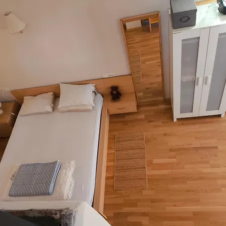 Fresh Romance By The River *